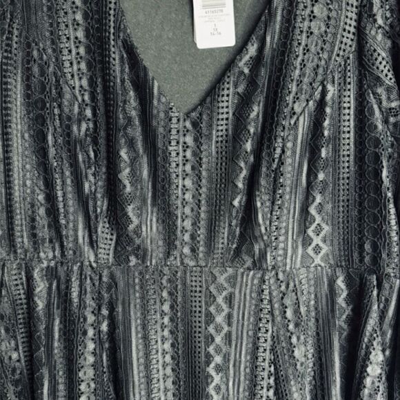 Torrid Black At The Knee Geo Lace V-Neck Skater Dress NWT - Picture 9 of 11